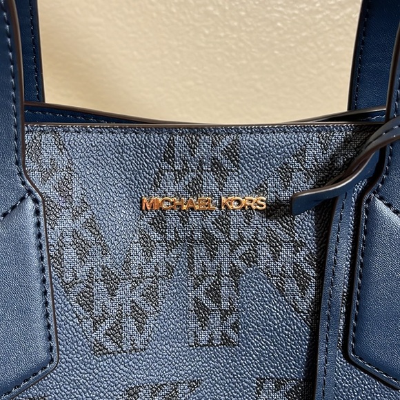 NWT Michael Kors Maple Admiral Blue LG Tote - Picture 3 of 15